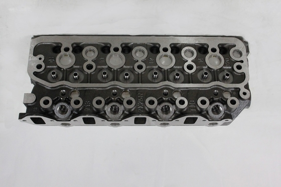 Cilinderkop 4DR5 &amp; Materiaal van het de Motoronderdelen Naakte Hoofd slechts Aluminium van 4DR7 het Auto